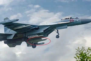 Tên lửa R-77M trên tiêm kích Su-35S của Nga.