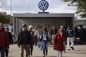 Nhiều công nhân tại nhà máy Volkswagen ở Wolfsburg, Đức đã mất việc làm trong 3 năm qua.