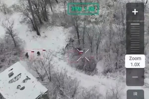 UAV Ukraine tấn công kíp điều khiển UAV cáp quang Nga.