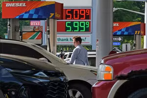 Giá nhiên liệu tại một trạm xăng ở Pittsburgh, Mỹ.