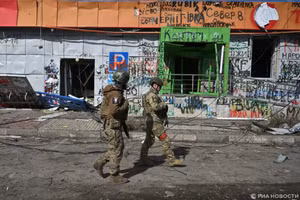 Binh sĩ Nga tuần tra tại Sudzha.