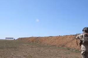 Binh sĩ Nga trong cuộc thử nghiệm loại đạn chống UAV mới.