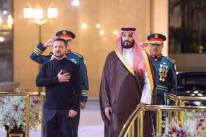 Tổng thống Ukraine Zelensky và Thái tử Saudi Arabia Mohammad bin Salman.