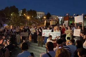 Biểu tình phản đối luật về tăng cường huy động quân tại Kiev. 