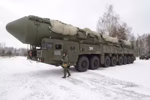 Tên lửa chiến lược RS-24 của Nga.