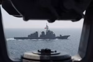 Khu trục hạm Nhật Bản trong một cuộc tập trận chung với Mỹ.