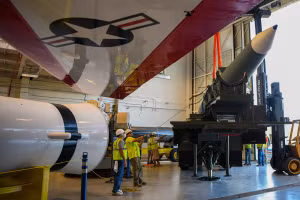 Tên lửa đạn đạo tầm trung Pershing của Mỹ.