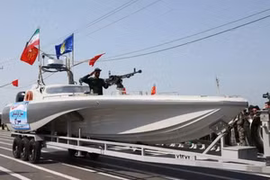 Xuồng cao tốc lớp Seraj của Iran.