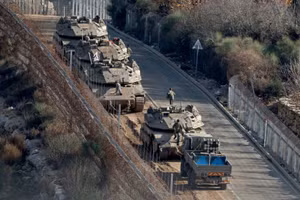 Xe tăng Israel đã tiến vào lãnh thổ Syria bên ngoài Cao nguyên Golan lần đầu tiên sau 50 năm.