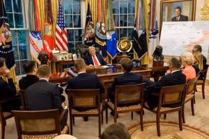 Tổng thống Donald Trump gặp gỡ các lãnh đạo châu Âu tại Nhà Trắng.