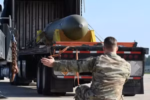 Siêu bom GBU-57/B Mỹ sử dụng để tập kích Iran.