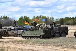 Xe tăng NATO tham gia cuộc tập trận Phản ứng nhanh 2025 tại thao trường Gaiziunai, Litva.