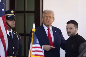 Tổng thống Mỹ Donald Trump và người đồng cấp Ukraine Zelensky.