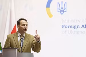 Ngoại trưởng Ba Lan Radoslav Sikorsky.