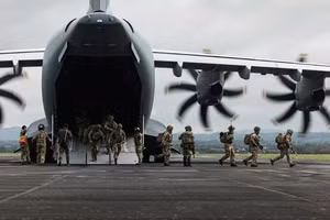 Quân đội Anh trong một cuộc diễn tập đổ bộ.