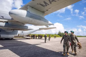 Máy bay C-130J Super Hercules của Mỹ tại sân bay ở Tinian.