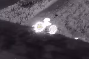 Xe tăng và loạt mục tiêu của Ukraine bị Su-34 và Geran-2 đánh trúng.