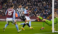 Arsenal vượt mặt Man City, Aston Villa chấm dứt kỷ lục sân nhà