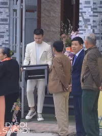 Những hình ảnh đầu tiên Quang Hải đi hỏi cưới bạn gái Chu Thanh Huyền