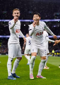 Son Heung-min ghi tuyệt phẩm khiến hai hậu vệ Fulham lao vào nhau