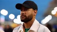 Neymar bị ‘ném đá’ trong ngày sinh nhật con gái