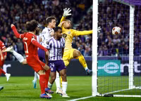 Liverpool ‘thua oan’ đội bóng yếu của Pháp?