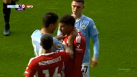 Cận cảnh tình huống sao Man City bóp cổ đối thủ