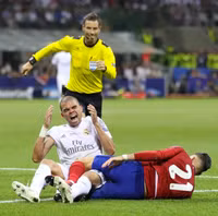 Karim Benzema tự chọn đội hình trong mơ, phớt lờ Ronaldo và Messi