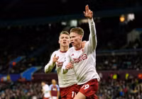 Chùm ảnh: Thắng kịch tính Aston Villa, Man Utd nuôi hy vọng top 4 