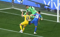 Chùm ảnh: Ukraine khiến Slovakia khóc ròng tại EURO 2024