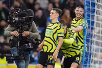 Chùm ảnh: Arsenal lấy lại ngôi đầu Ngoại hạng Anh 