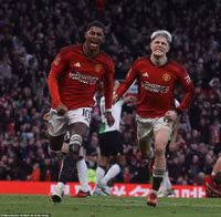 Chùm ảnh: Man Utd thắng ngược Liverpool trong trận cầu kinh điển