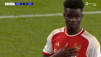 Arsenal trả giá đắt ở Champions League 