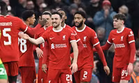 Cổ động viên kéo đến kín sân tri ân HLV Klopp, Liverpool thắng đậm tại Cup FA 