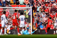 Liverpool dập tắt cơ hội dự Champions League của Tottenham