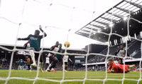 Tottenham tưng bừng chào năm mới, giao thừa buồn cho Arsenal 