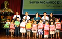Những bông hoa học giỏi mừng sinh nhật Bác kính yêu ảnh 3