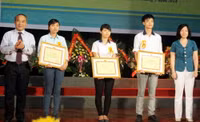 Những bông hoa học giỏi mừng sinh nhật Bác kính yêu ảnh 4