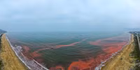 Người dân lo lắng trước dải nước màu đỏ xuất hiện ở biển Hà Tĩnh