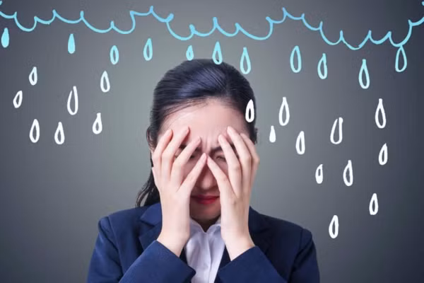Lời nói tiêu cực dễ khiến chúng ta rơi vào trạng thái lo âu, tức giận, thậm chí là trầm cảm. (Ảnh: ITN)