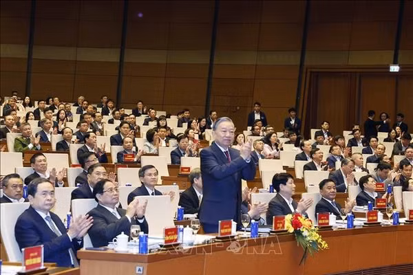 Tổng Bí thư Tô Lâm cùng các đồng chí lãnh đạo, nguyên lãnh đạo Đảng, Nhà nước dự Hội nghị. Ảnh: Thống Nhất/TTXVN