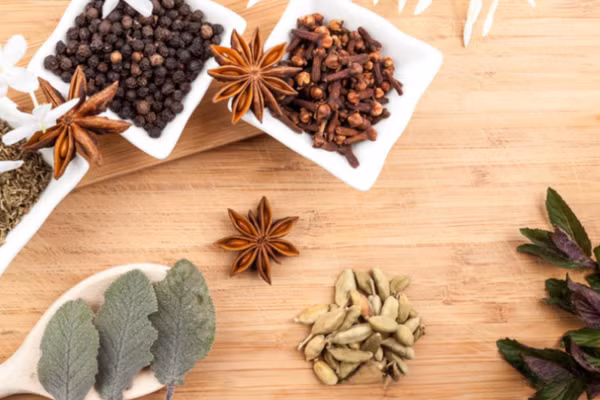 Những nguyên liệu tưởng chừng bình thường thực ra chứa đựng nhiều công dụng dưỡng sinh kỳ diệu. (Ảnh: ITN).