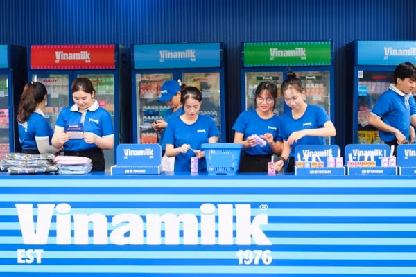 Vinamilk cùng trẻ em tận hưởng ngày hội mùa hè tại Phú Mỹ Hưng