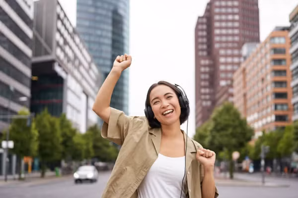 Muốn có được hạnh phúc, điều đầu tiên cần làm là loại bỏ cảm giác thiếu hụt. (Ảnh: ITN).