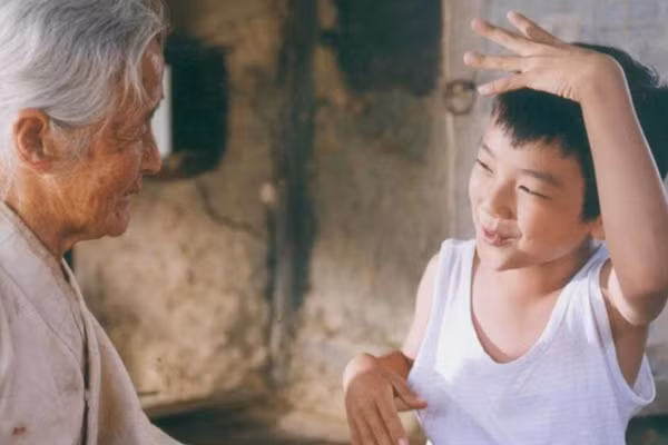 Giáo dục tốt khuyến khích trẻ học hỏi và khám phá một cách chủ động. (Ảnh: ITN).