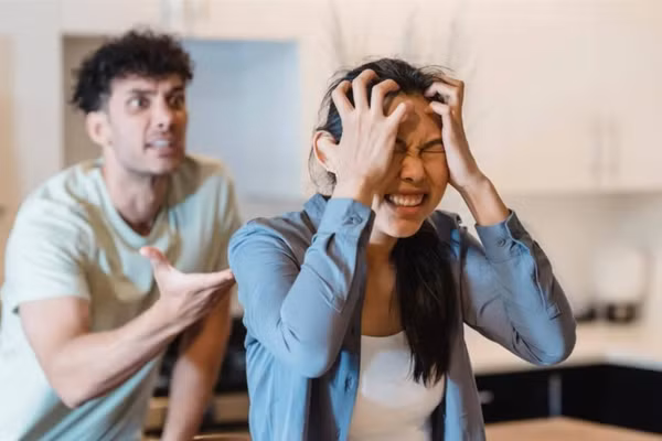 Mỗi người đều có lối sống và thói quen riêng, chấp nhận con người thật của đối phương chính là chìa khóa để duy trì tình cảm lâu dài. (Ảnh: ITN).