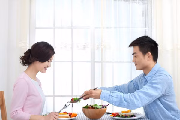 Bảo vệ thời gian quý giá khi ở bên nhau. (Ảnh: ITN)