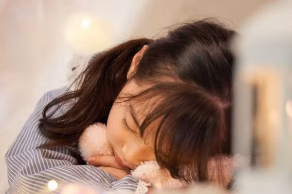 Mỗi khi vào dịp hè, trẻ dễ dàng sa đà vào cuộc sống lười biếng. (Ảnh: ITN).
