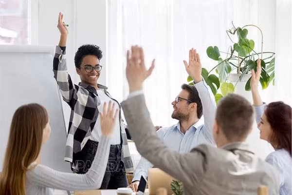 Ngọ phải giữ sự bình tĩnh và cầu thị, Tuất công việc tiến triển rực rỡ ngày 17/9