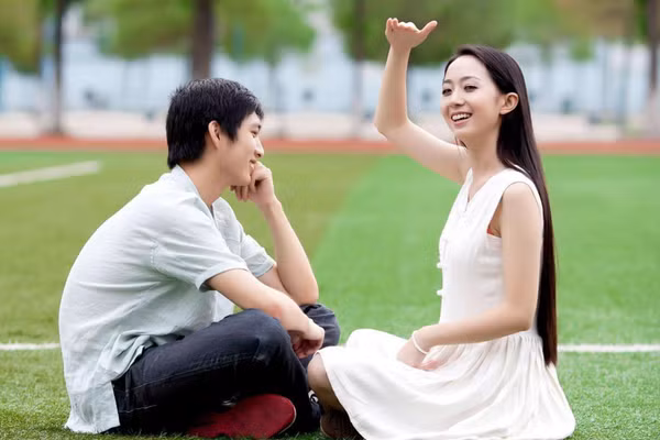 Trong mối quan hệ tình cảm, chúng ta thường nhận thấy đôi khi đối phương cư xử như một “đứa trẻ”. (Ảnh: ITN).